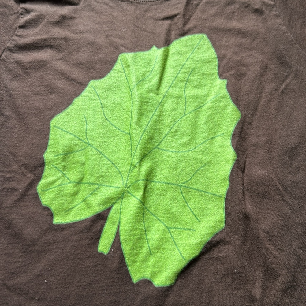 Women’s Leaf Tshirt Size XS - Picture 2 of 3